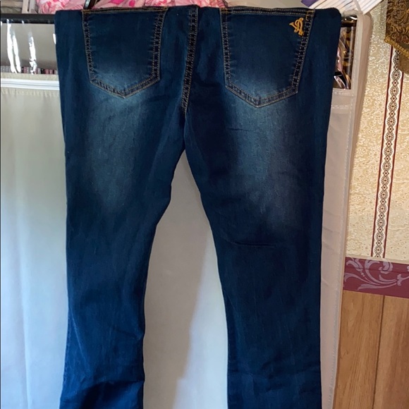 VIP jeans - Picture 2 of 2